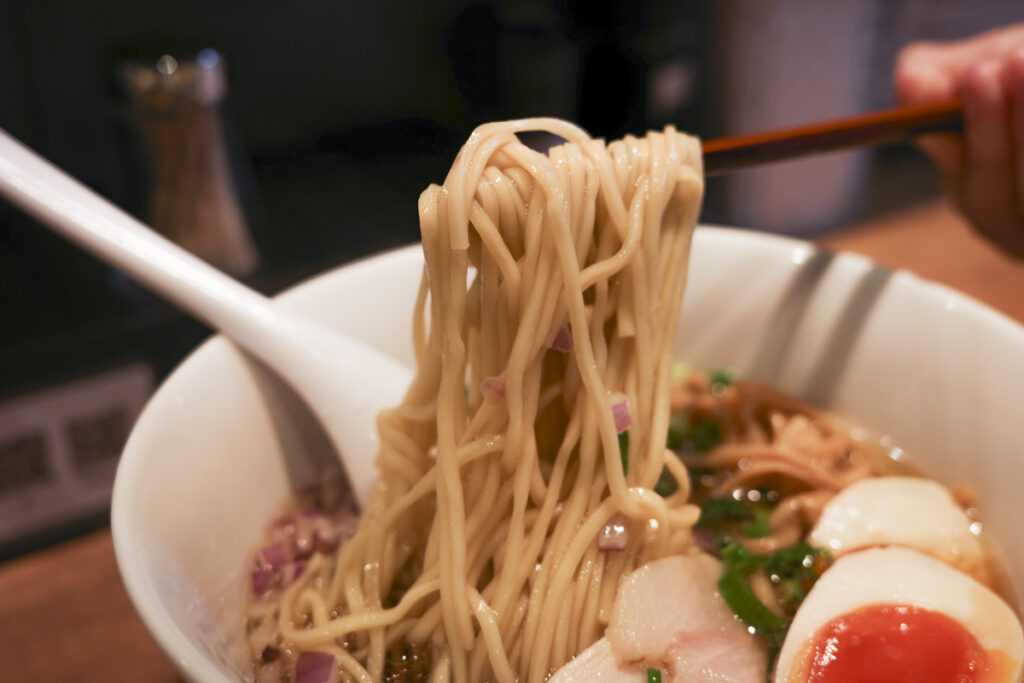 『ラーメン屋 ミタバラボ』濃淡麗鶏そば＋味玉入り 1,080円