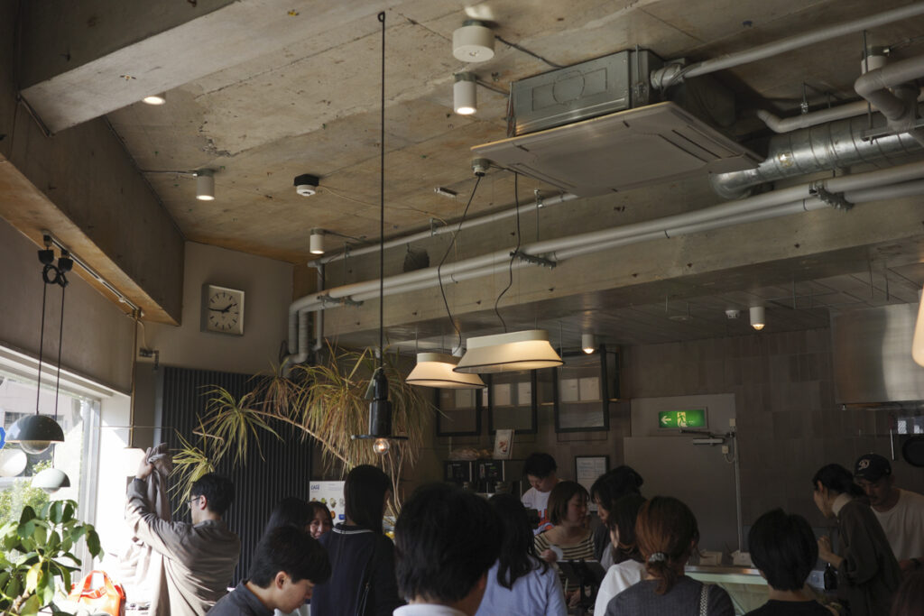 『PARKER COFFEE STAND』の店内とメニュー