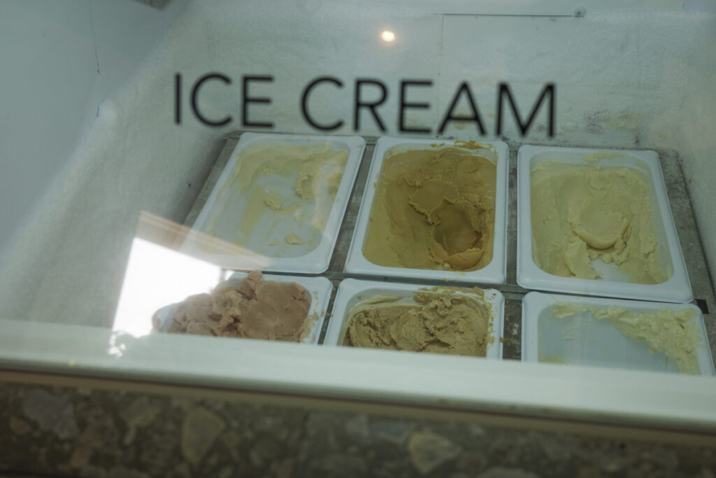 新宿御苑前のセレクトショップ併設カフェ『PARKER COFFEE STAND』