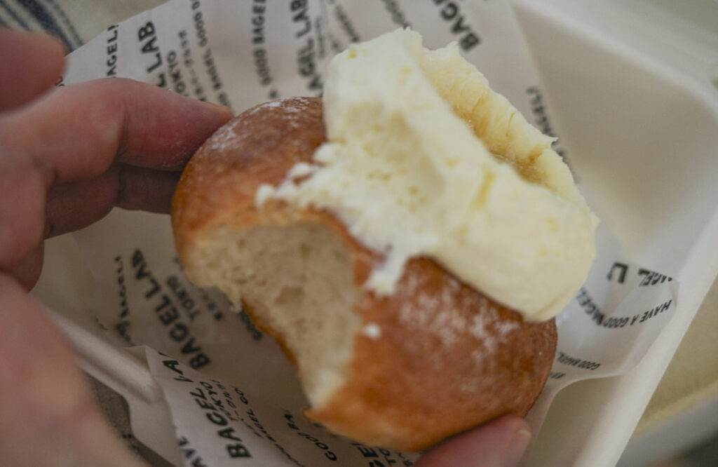 新大久保 TOKYO BAGEL LAB ハニカムクリームチーズ 704円(税抜)