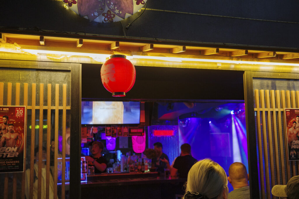 【新宿フォトスポット16選】西新宿・歌舞伎町・新宿駅周辺の人気撮影スポットまとめ