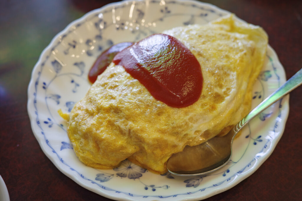 町中華のオムライスは間違いない!1949年創業の老舗町中華『登喜和』の絶品マーボーメンとオムライス、餃子を堪能