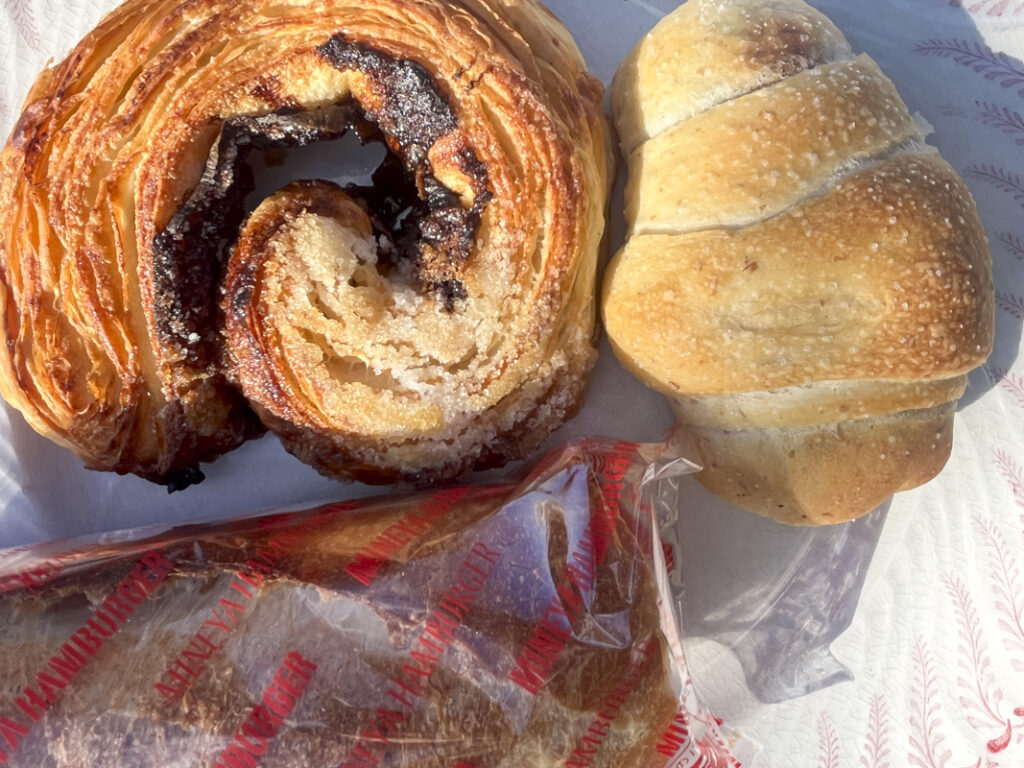 新宿のおすすめなパン屋(ベーカリー) 11.新宿6丁目『峰屋 工場直売所』